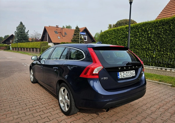 Volvo V60 cena 32900 przebieg: 289900, rok produkcji 2011 z Ujście małe 211